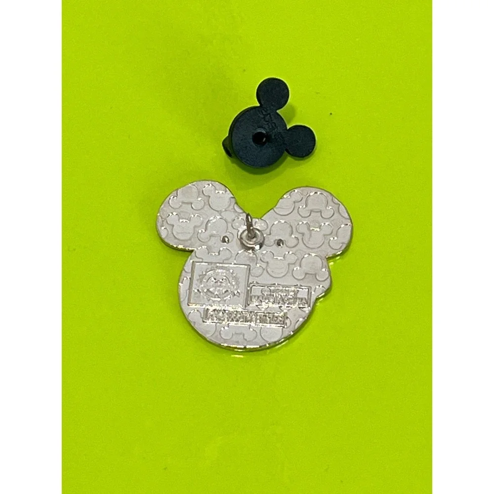 Disney Parks Minnie Mouse Emoji Worried Crying Enamel Trading Pin 2017 FAC000122